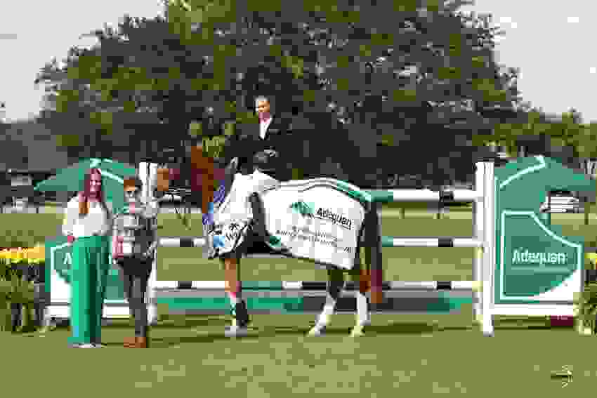 Kent Farrington and Landon Score Sweet Victory 2 br102049.jpg?width=850&height=566.5067720090294&mode=crop&quality=80¢er=0.5%2C0